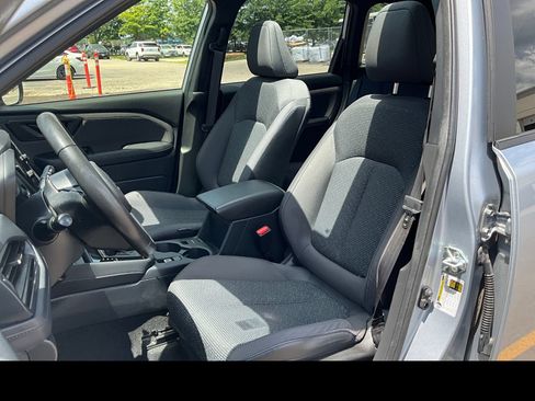Certified 2025 Subaru Forester Premium AWD/4WD image 8