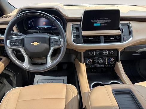Used 2023 Chevrolet Suburban Premier w/ Advanced Technology Package AWD/4WD image 10