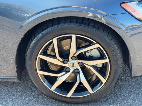 Used 2020 Volvo S60 T6 Momentum image 10