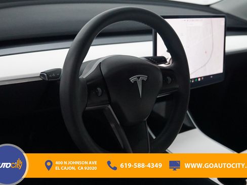 Used 2021 Tesla Model Y Long Range AWD/4WD image 19