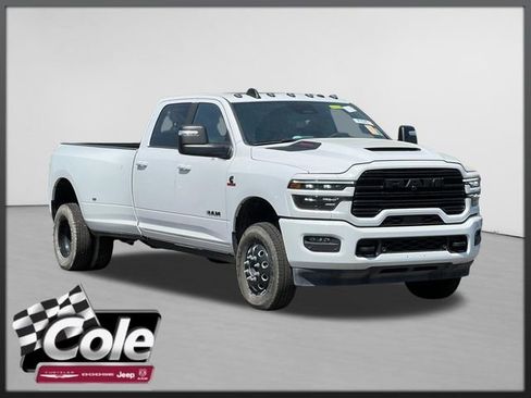 Used 2025 RAM 3500 Laramie AWD/4WD image 1
