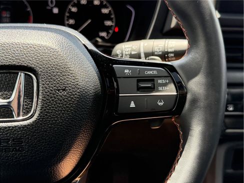 Used 2025 Honda Pilot TrailSport image 23