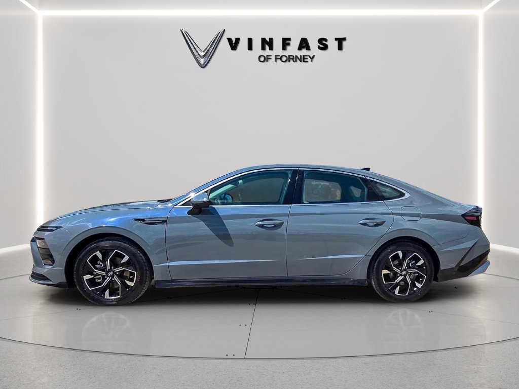 Used 2025 Hyundai Sonata SEL FWD image 2