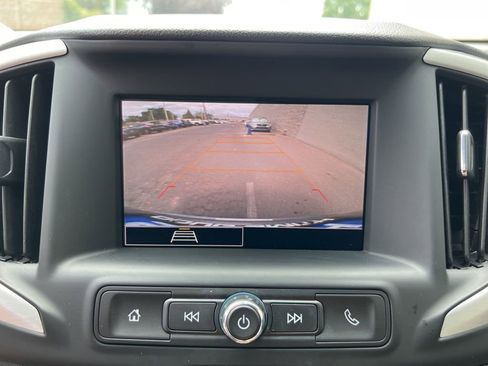 Used 2024 GMC Terrain SLE image 17