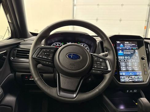 Used 2025 Subaru Forester Limited image 15