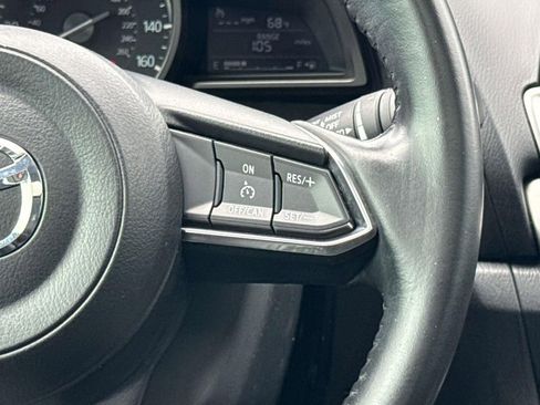 Used 2018 MAZDA MAZDA3 Touring image 16