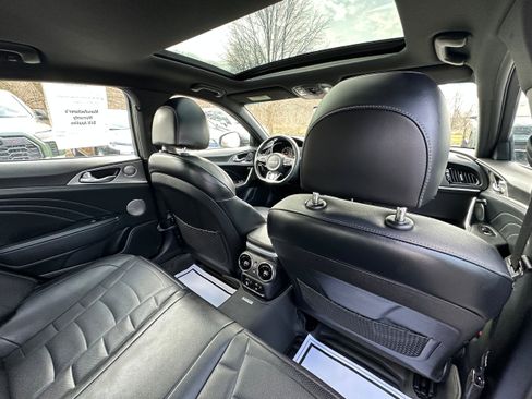 Used 2023 Kia Stinger GT2 image 18