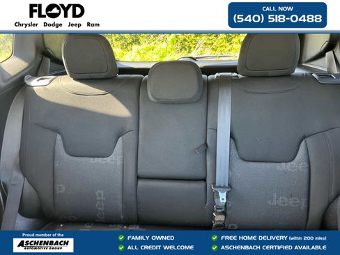 Used 2017 Jeep Renegade Latitude w/ Popular Equipment Group AWD/4WD image 21