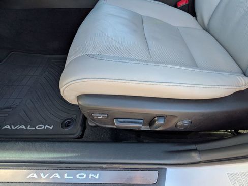 Used 2014 Toyota Avalon Limited image 14