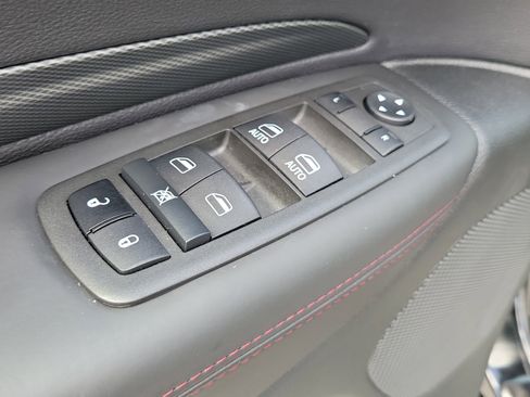 Used 2022 Dodge Durango R/T w/ Blacktop Package AWD/4WD image 18