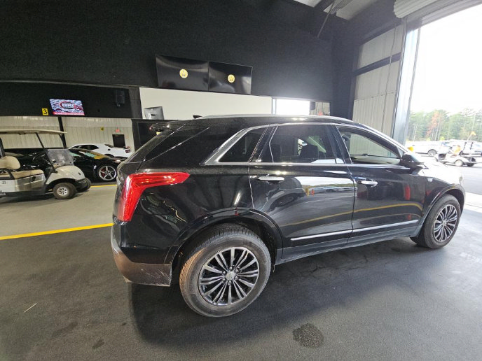 Used 2017 Cadillac XT5 Luxury w/ Driver Awareness Package AWD/4WD image 3