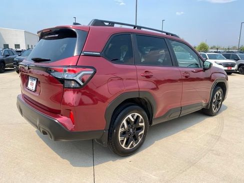 Used 2025 Subaru Forester Premium w/ Convenience Package #1 AWD/4WD image 5