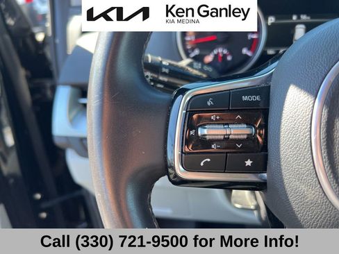 Certified 2024 Kia Carnival LX image 31