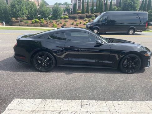 Used 2022 Ford Mustang Coupe w/ Black Accent Package RWD image 4