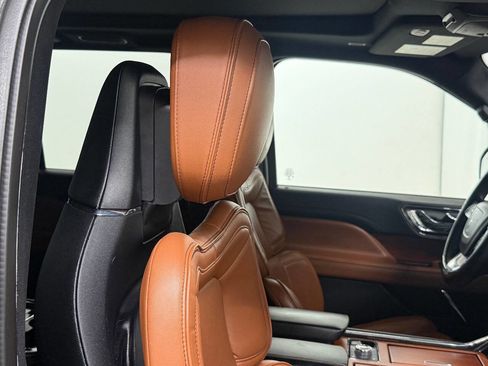 Used 2018 Lincoln Navigator Reserve w/ Technology Package image 39