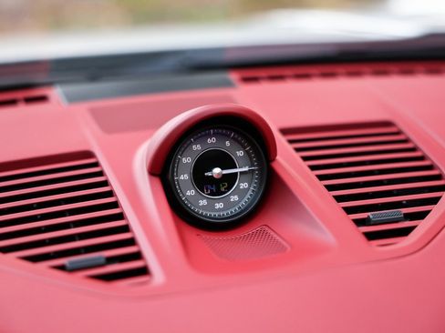 Used 2022 Porsche 911 Turbo image 37