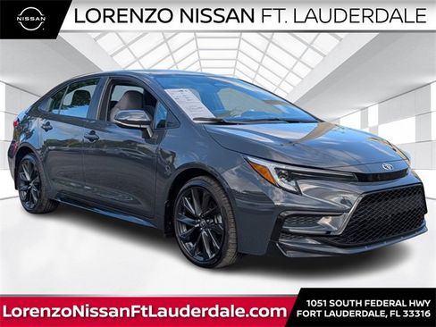 Used 2025 Toyota Corolla SE image 1