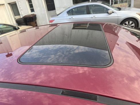 Used 2009 Pontiac G8 w/ Premium Package image 2