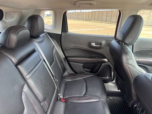 Used 2018 Jeep Compass Trailhawk w/ Leather Interior Group AWD/4WD image 29