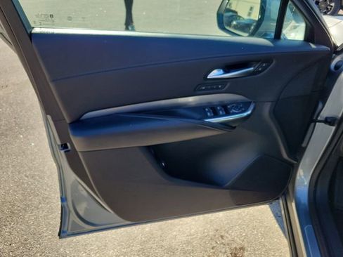Used 2024 Cadillac XT4 Premium Luxury image 12