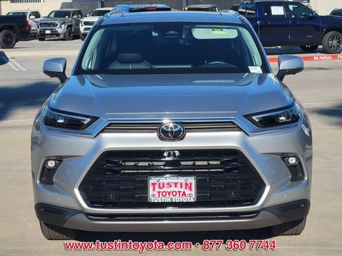 Used 2024 Toyota Grand Highlander Platinum image 8