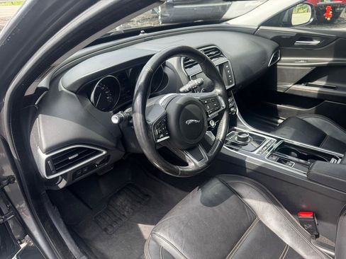 Used 2018 Jaguar XE Prestige image 17