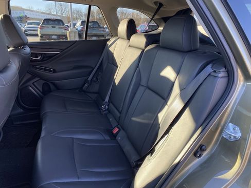 Used 2021 Subaru Outback Limited image 19