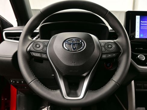 Used 2024 Toyota Corolla Cross SE image 21