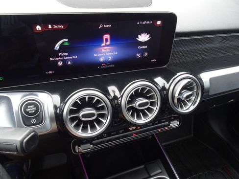 Used 2020 Mercedes-Benz GLB 250 4MATIC image 18