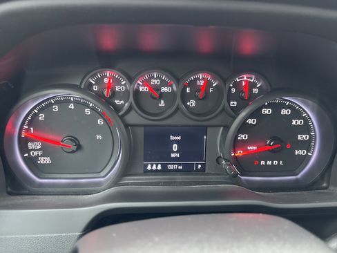 Used 2024 Chevrolet Silverado 1500 Custom Trail Boss w/ LPO, Dark Essentials Package image 23