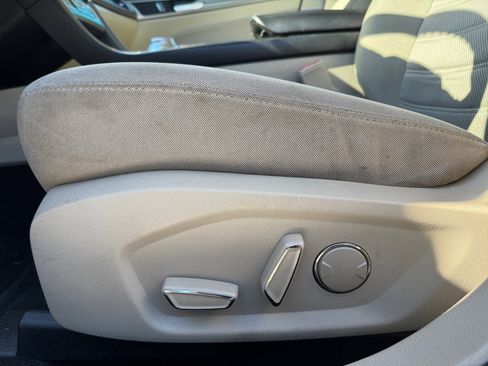 Used 2019 Ford Fusion SE image 15