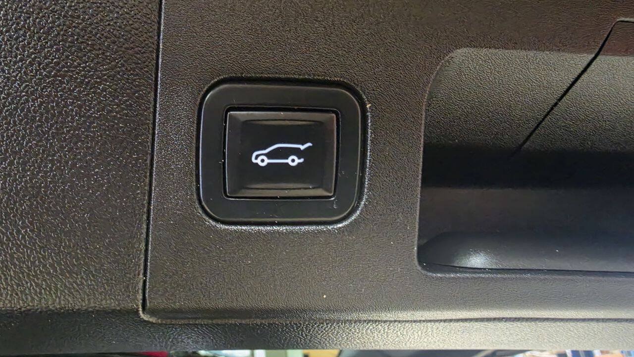 Used 2018 Cadillac XT5 AWD image 15