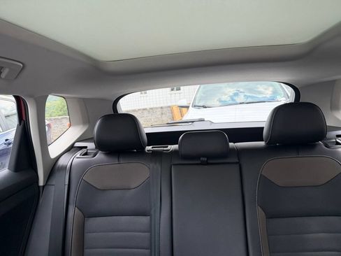 Used 2023 Volkswagen Taos SEL AWD/4WD image 19