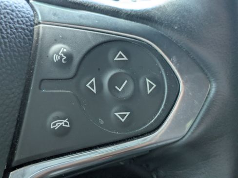Used 2022 Chevrolet Traverse RS AWD/4WD image 19