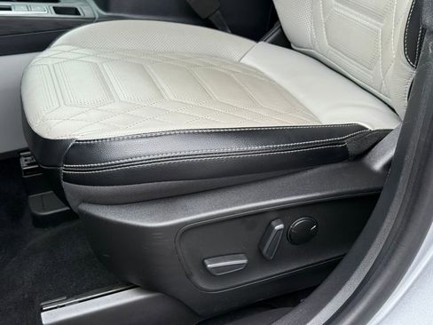 Certified 2023 Ford Escape SE w/ PHEV Premium Package image 26