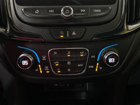 Used 2022 Chevrolet Equinox RS w/ RS Leather Package AWD/4WD image 13