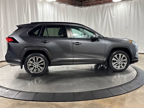 Used 2020 Toyota RAV4 XLE Premium AWD/4WD image 5