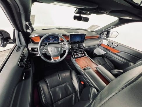 Used 2023 Lincoln Navigator Reserve w/ Equipment Group 201A image 10