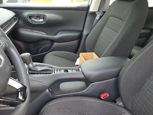 Used 2025 Honda HR-V LX image 23