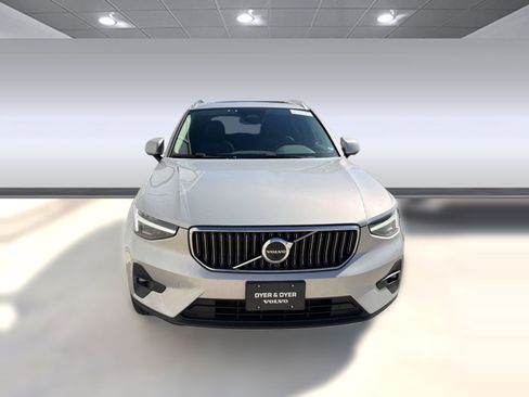 Used 2023 Volvo XC40 B5 Ultimate w/ Protection Package Premier image 6