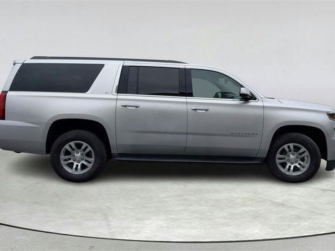 Used 2019 Chevrolet Suburban LT image 7