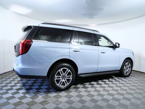 Certified 2025 Ford Expedition Active AWD/4WD image 6