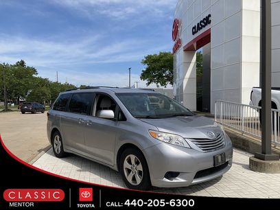 Used 2017 Toyota Sienna LE