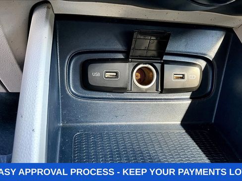 Used 2022 Hyundai Venue Limited FWD image 18
