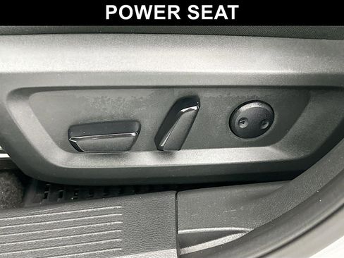 Used 2024 Nissan Rogue SV image 19