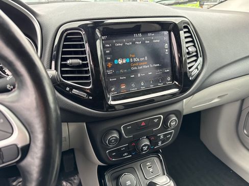 Used 2020 Jeep Compass Limited image 27