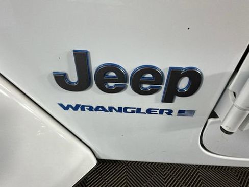 Used 2024 Jeep Wrangler Unlimited AWD/4WD image 10