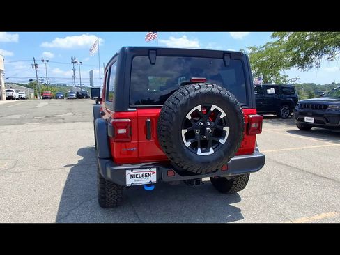 Used 2025 Jeep Wrangler Unlimited Rubicon 4xe w/ Convenience Group AWD/4WD image 7