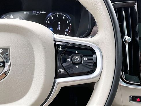 Used 2021 Volvo V90 T6 Cross Country image 11