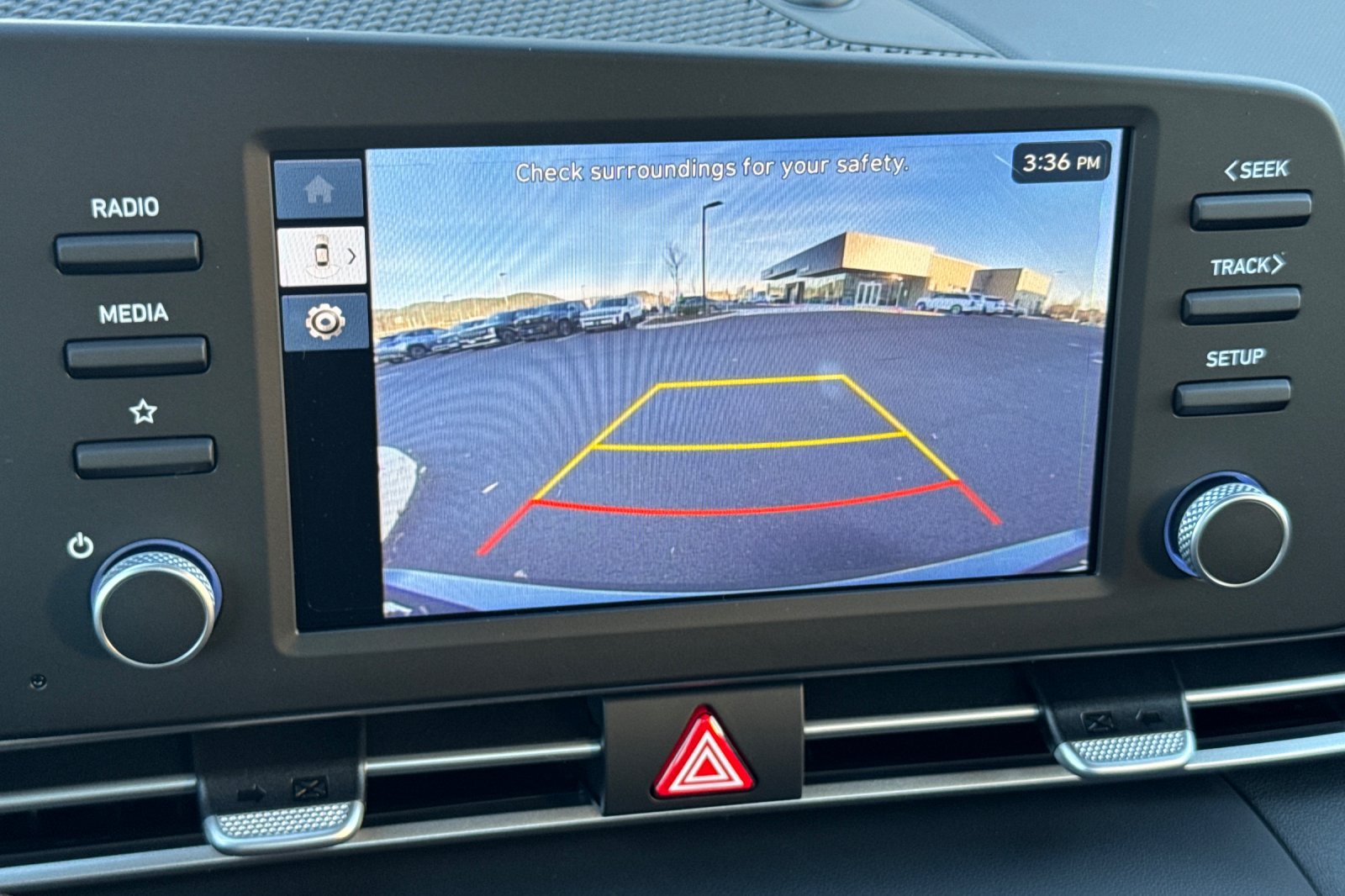 Used 2026 Hyundai Elantra SE FWD image 17